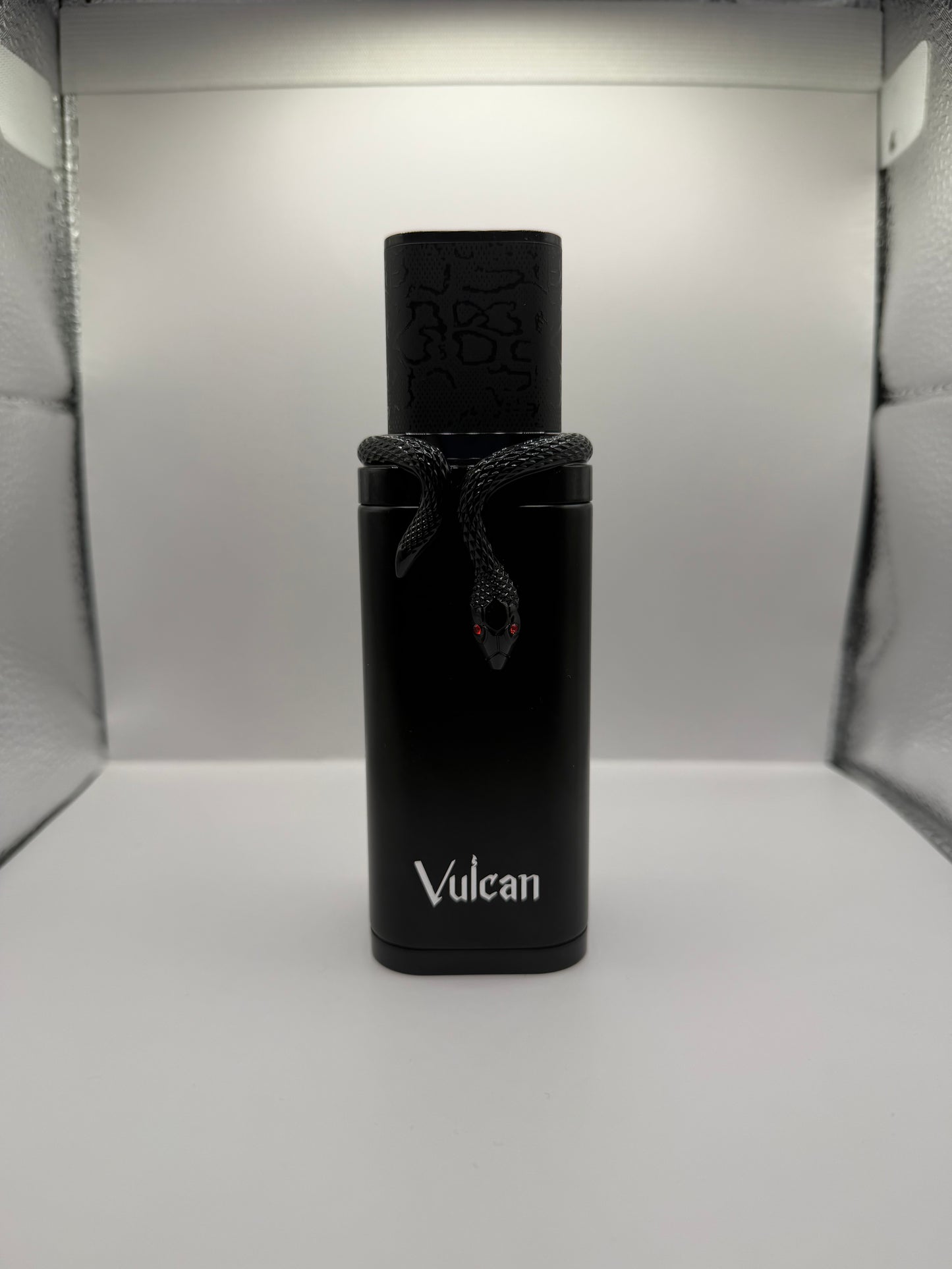 French Avenue - Vulcan Black Friday - Sample