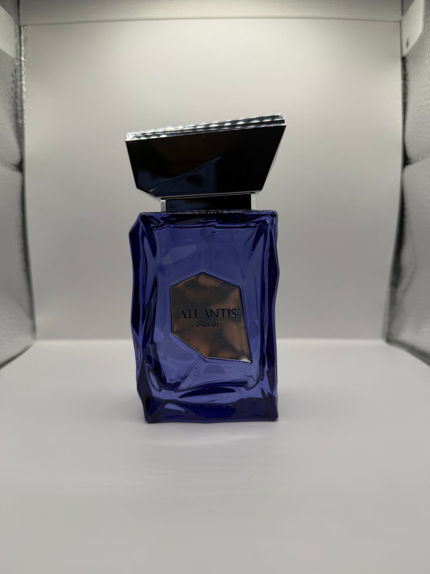 French Avenue - Atlantis Extrait - Sample