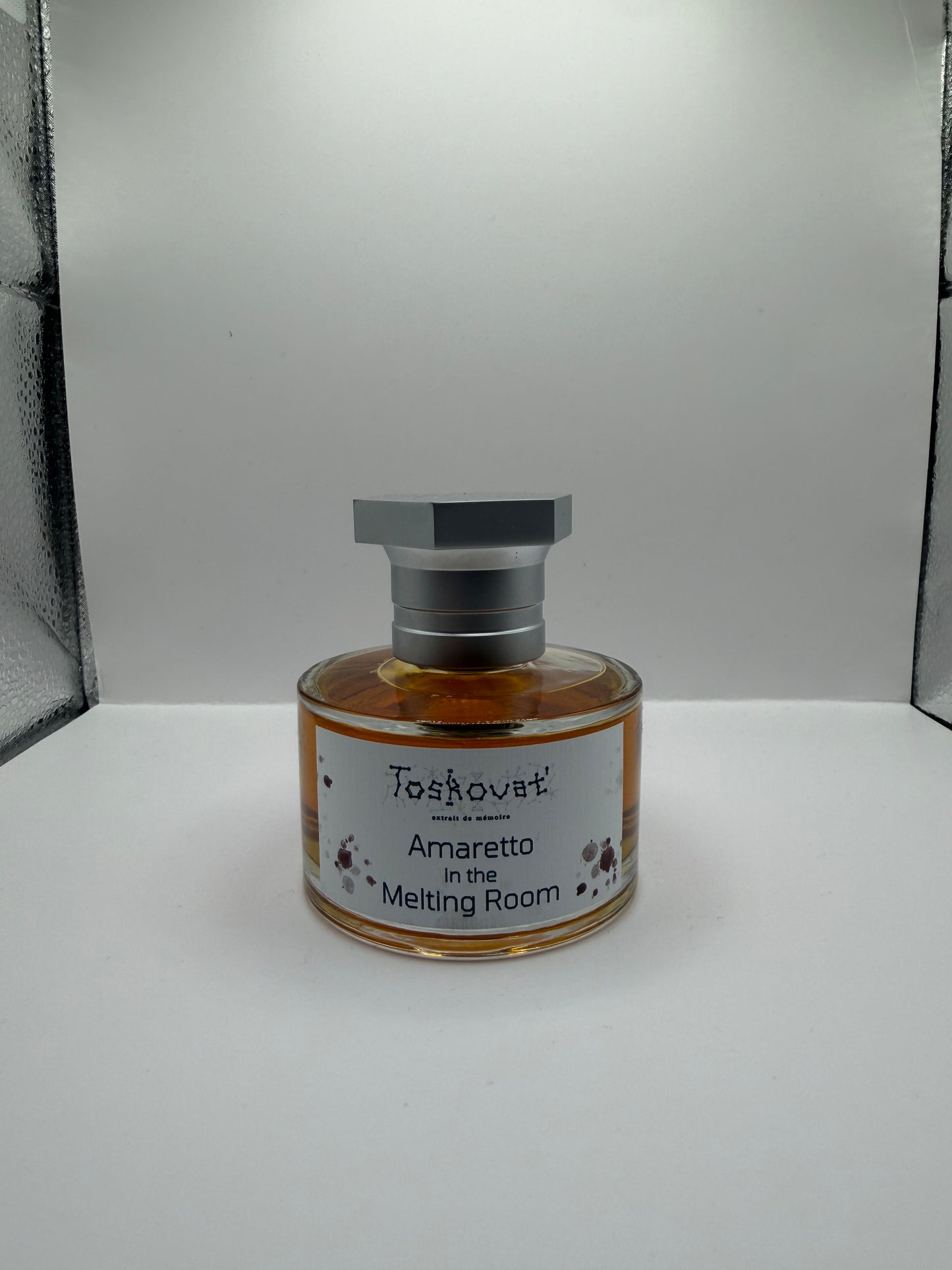 Toskovat - Amaretto In The Melting Room - Sample